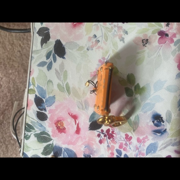 Juicy couture radio charm - Picture 3 of 4